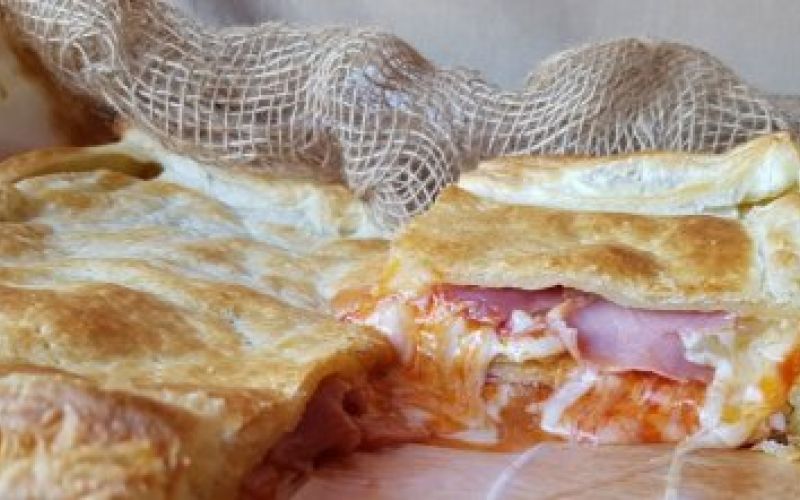 hojaldre de lacon y camembert
