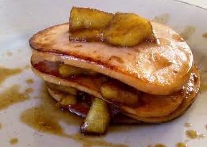 Milhojas de sajonia con manzana caramelizada