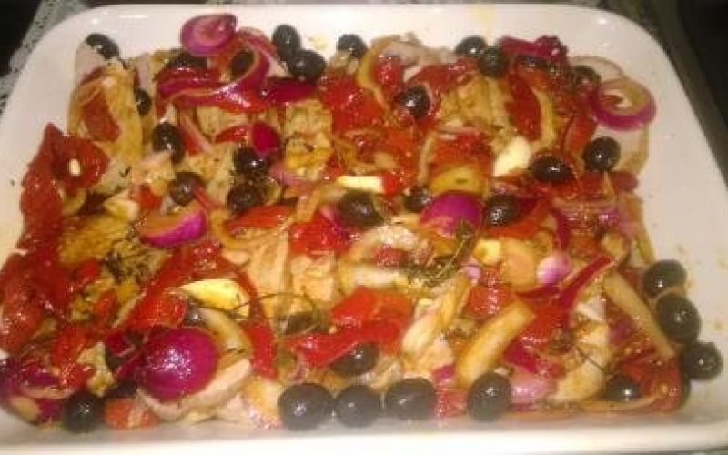 lomo de cerdo frio con aceitunas negras