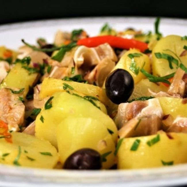 Ensalada de patatas y oreja de cerdo